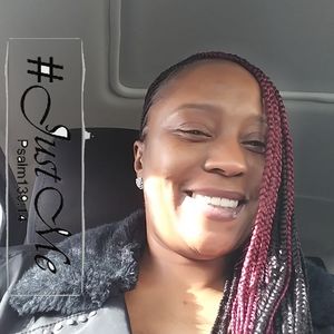 Meet your Posher, Yolanda